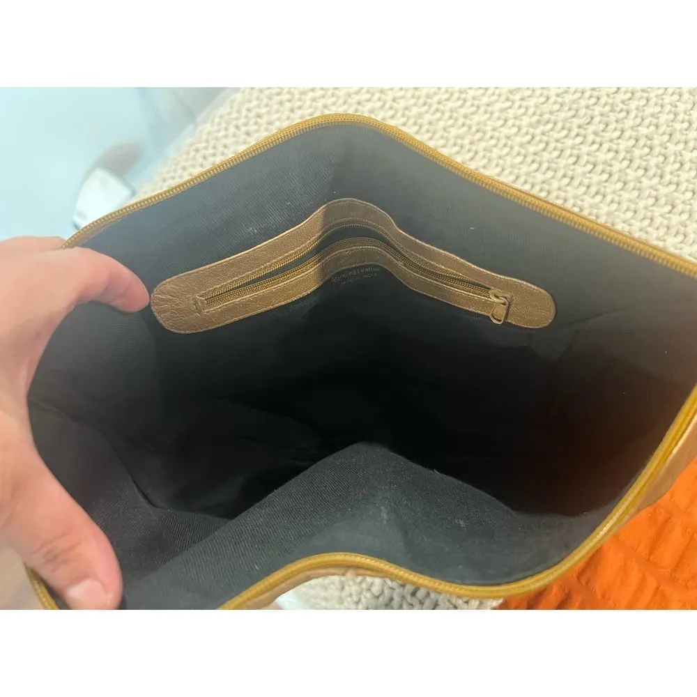 Kenneth Cole Gold Leather clutch bag - Image 5