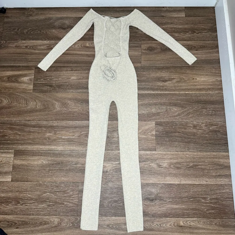 Elegant Cream Off - Image 6