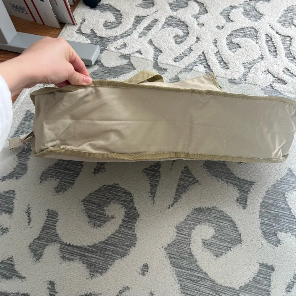 ⭐️ Tan Beige ‘No Problem Aruba’ Palm Tree Embroidery Large Zip Tote Bag NWT - Image 5