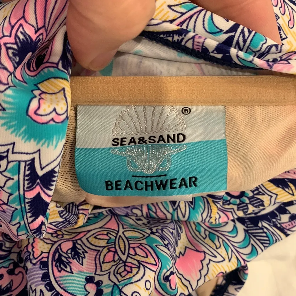 Beachwear one piece rouched bath kai it. Halter , size 12. Padded soft cups - Image 6