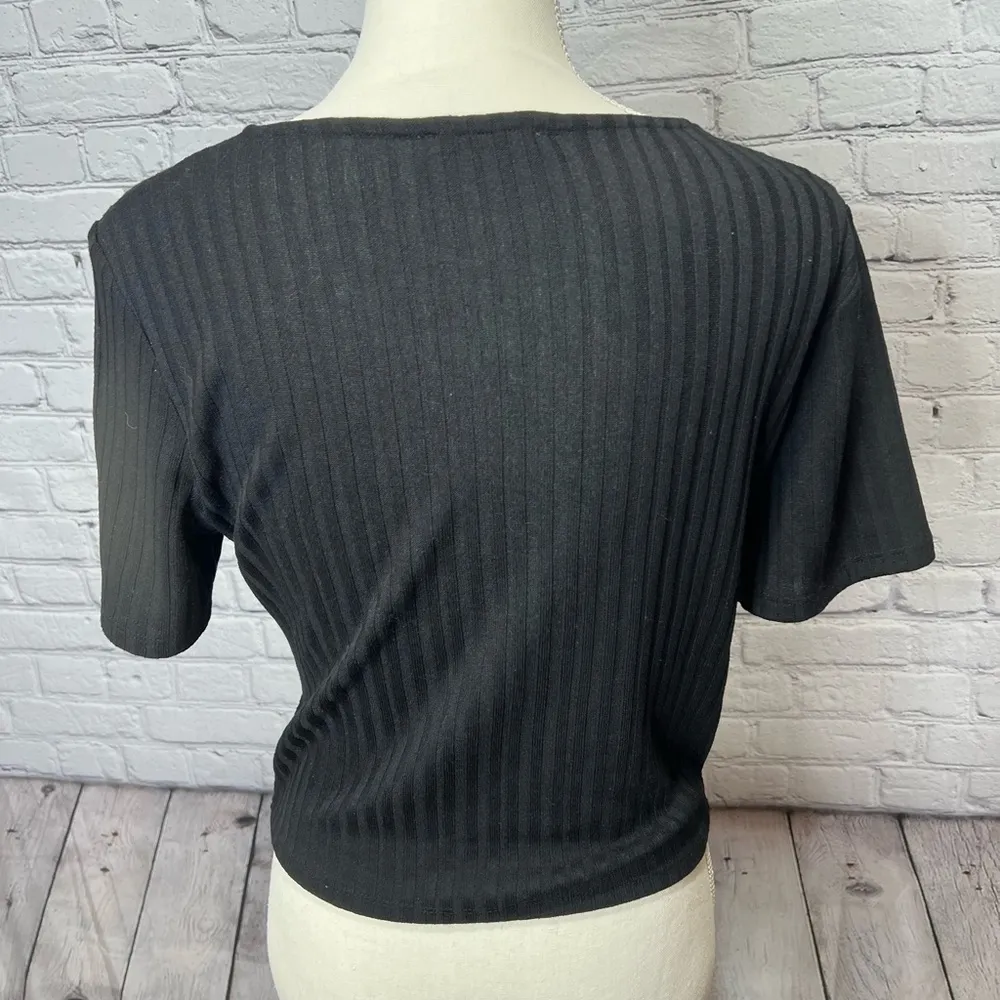 Zara knotted front crop tee size large - Image 4