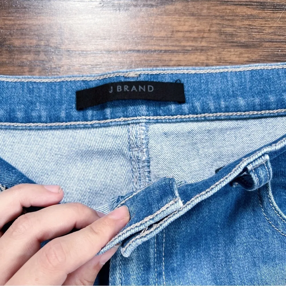 J Brand • Joan Wide-Leg Jean crop ankle light wash Alto blue stretch high rise - Image 7