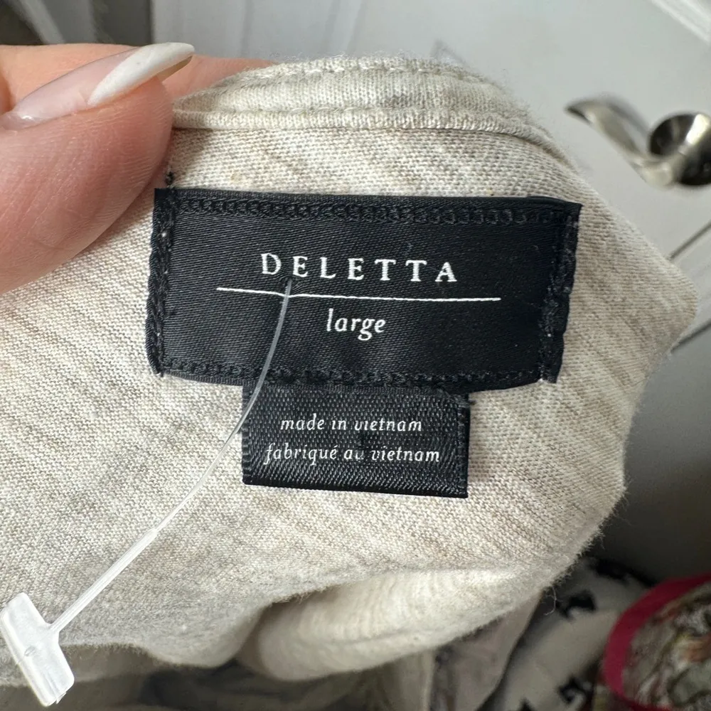 ANTHROPOLOGIE DELETTA Heathered Cream top with gray Silk bow‎ shoulder Size L - Image 4