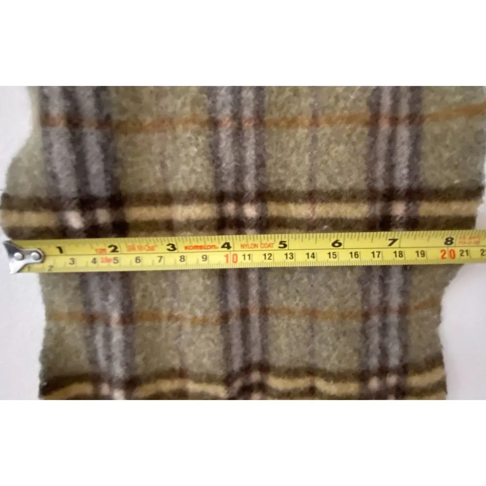 Burberry London Lambswool Fringe Plaid Scarf Green Unisex - Image 8