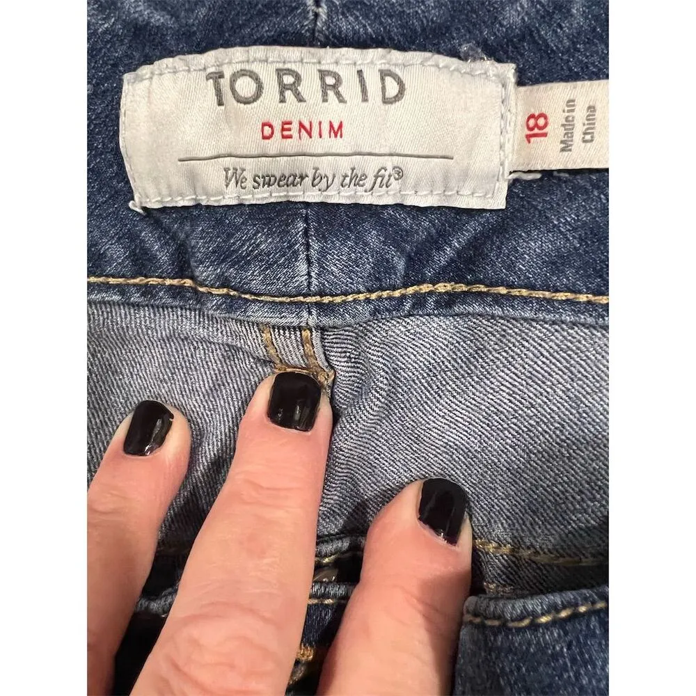 Torrid Women's Bermuda Denim Jegging Shorts Blue Size 18 - Image 3