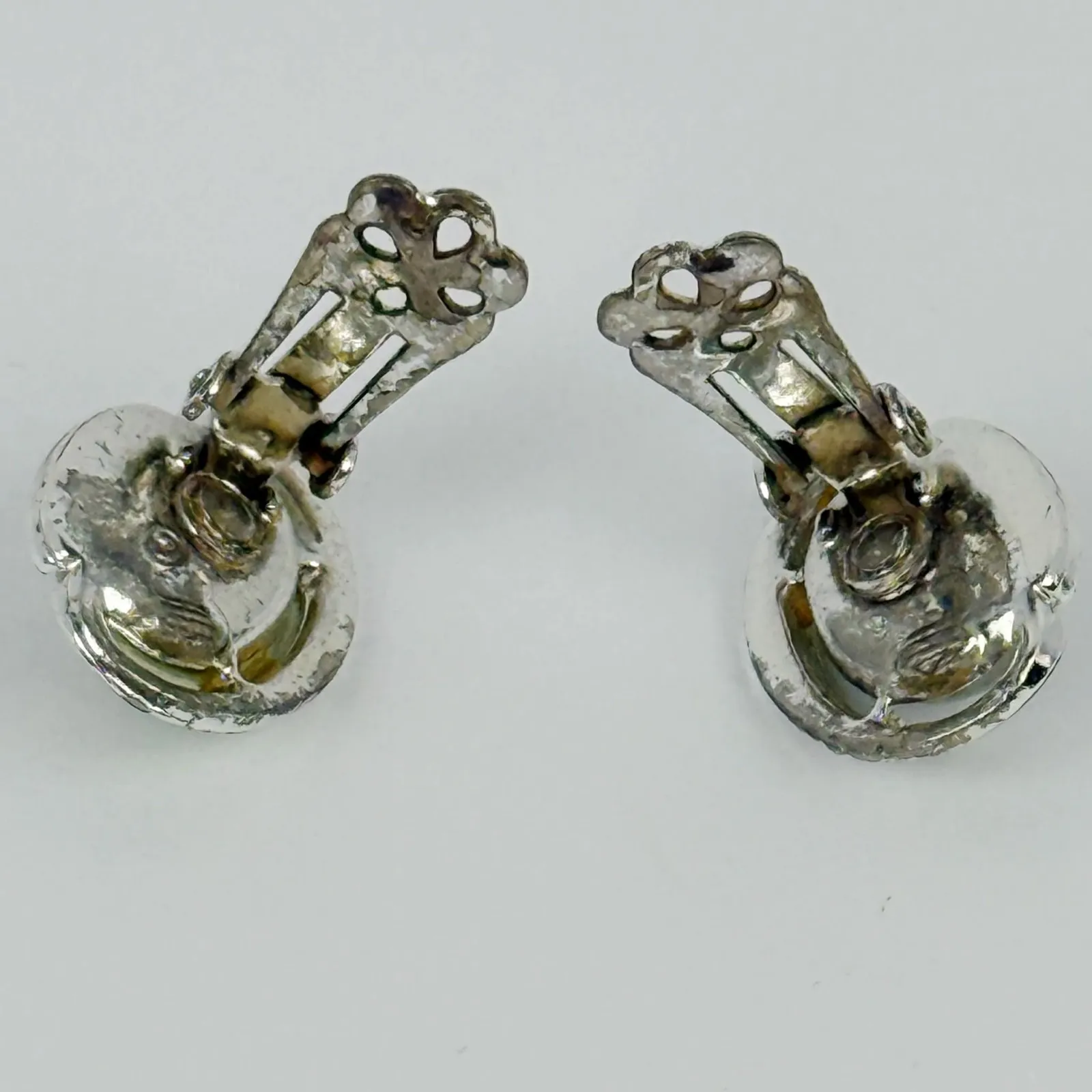 Vintage Coro Moon Glow Iridescent Opal Look Clip - Image 6