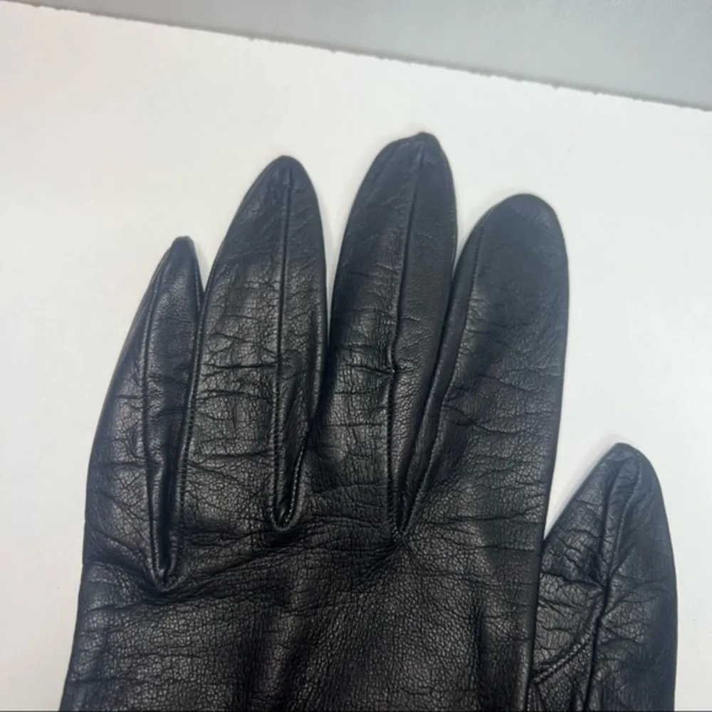 Black Gloves with Flower Detailing - Image 2