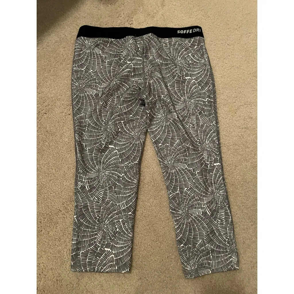 ❤️ SOFFE Knee Length Black and White Spiderweb Leggings - Image 2