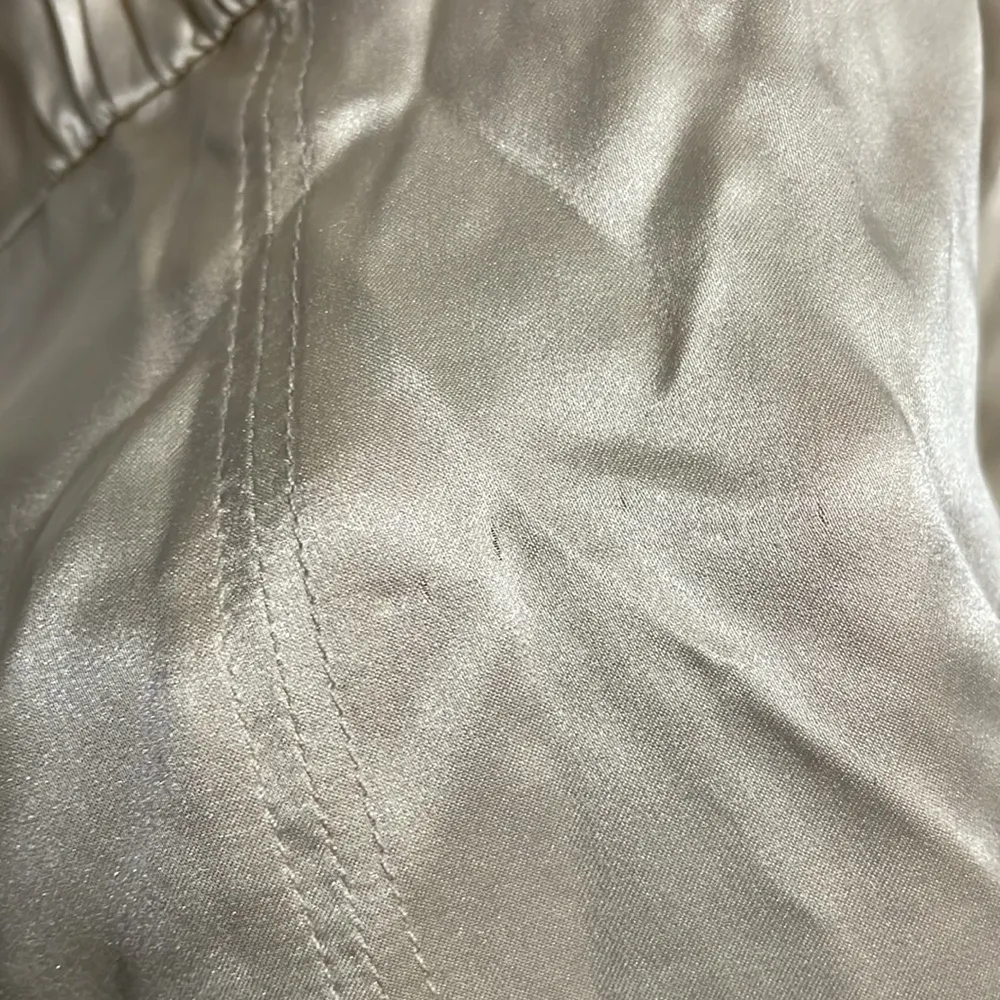 💖 NWT Reformation 100% Silk Roe Puff Sleeve Shirred Blouse in Champagne Gold - Image 11