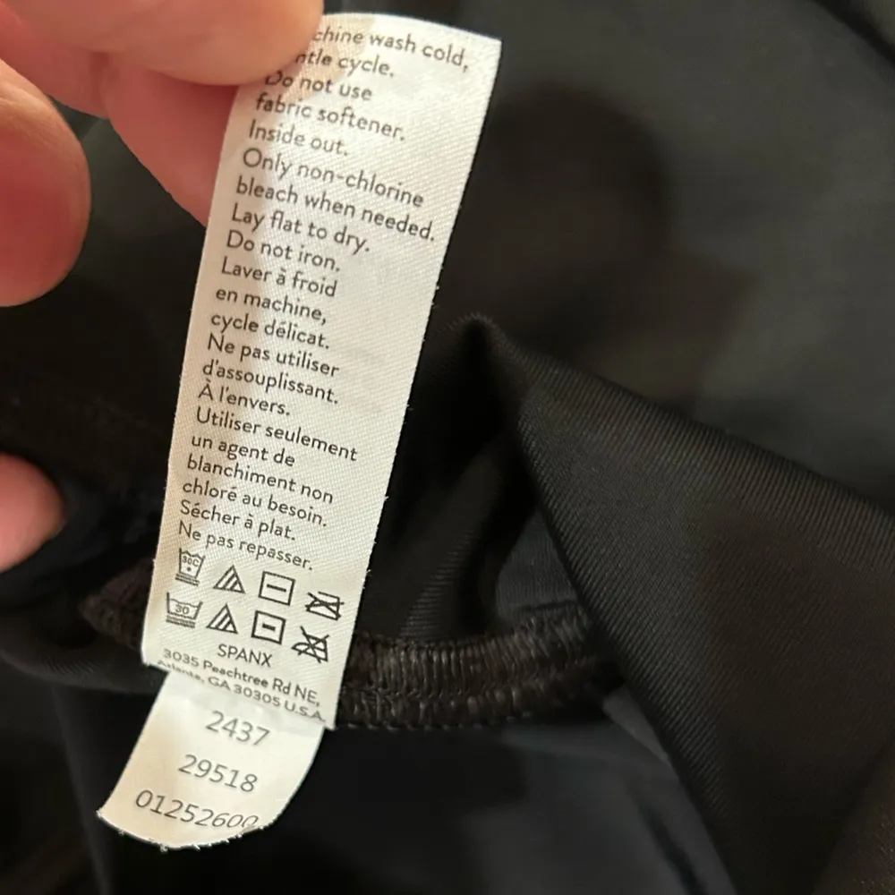 Spanx Black Faux Leather Legging Shiny Compression Powerhold Tummy Control SMALL - Image 7