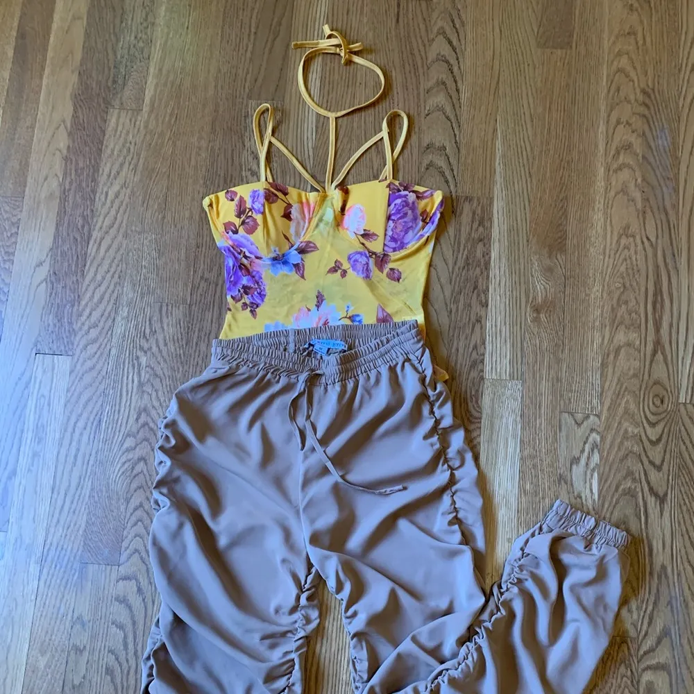 NWT Strappy Mesh bodysuit floral yellow size L - Image 12
