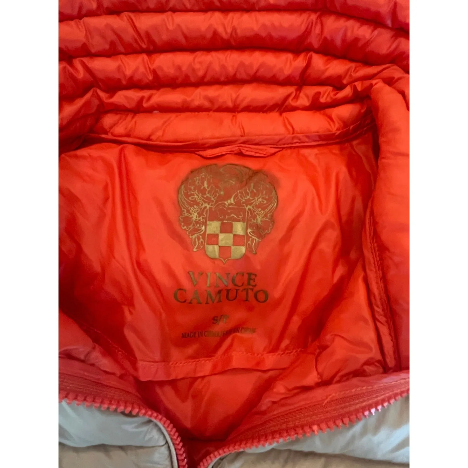 Vince Camuto Puffer Vest Women Small Gorpcore Athletic Hiking Outdoor Down Fill - Image 2