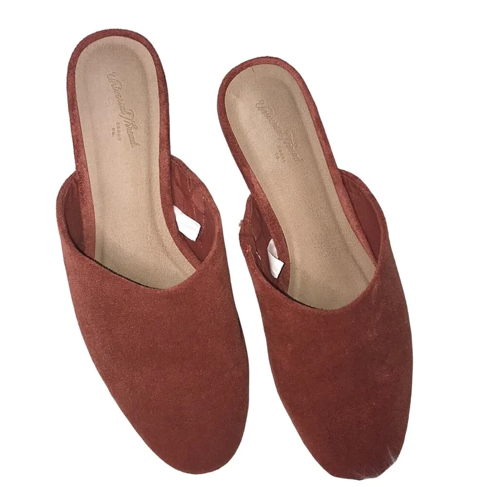 Universal Threads Target Suede Like Slip On Flats Size 6 - Image 2