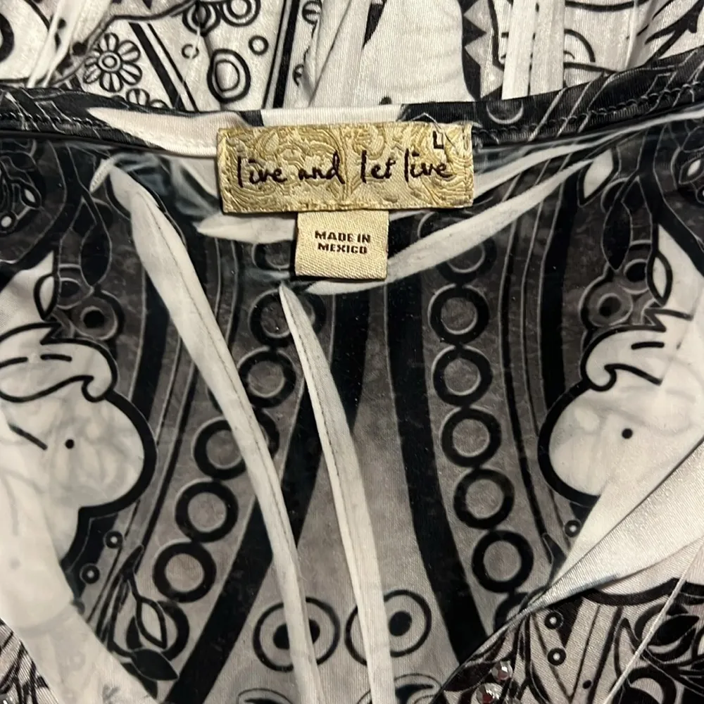 Live and Let Live Short Sleeve V-neck Knee Length With Rhinestones T19* - Image 3