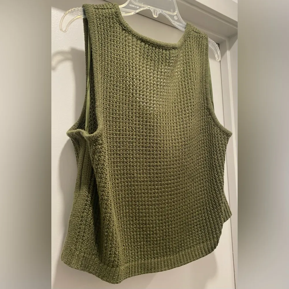 Parker Knit Olive Green Scoop Neck Crop Tank Top Sweater - 1X (14) - Image 15