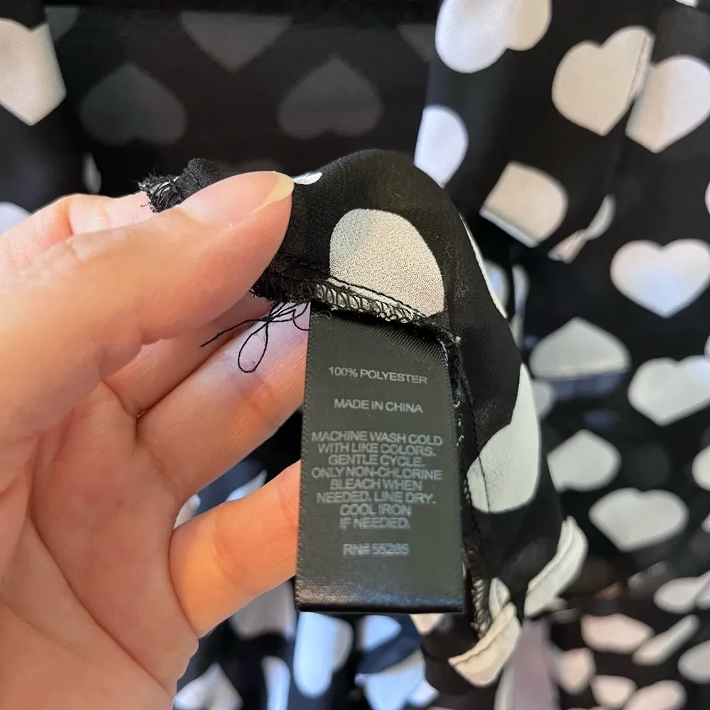 Express Portofino Top Heart Print  Portofino Shirt XS blouse black white - Image 8