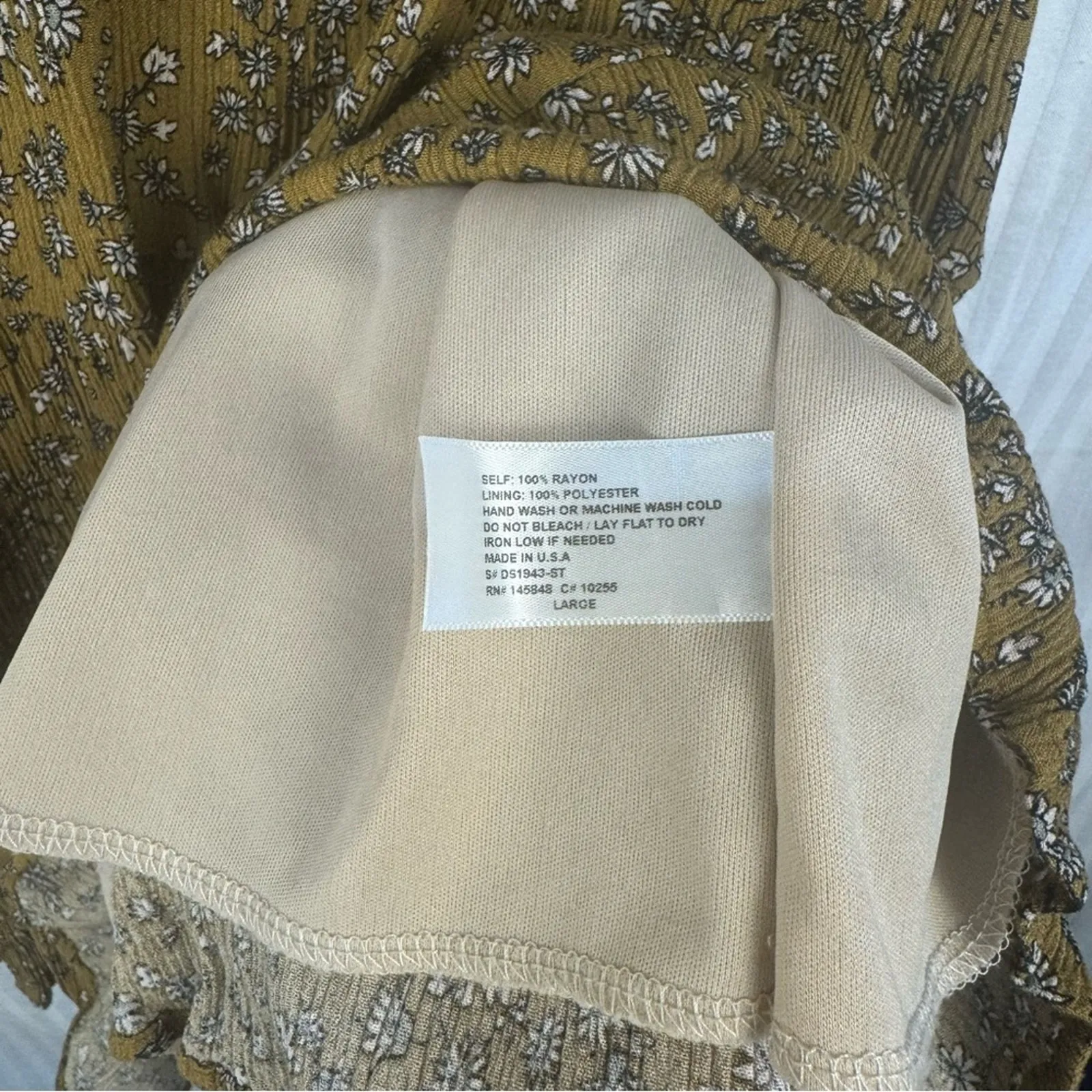 French Dark Mustard Yellow White Florals Tiered Shift Mini Dress Size Medium - Image 6