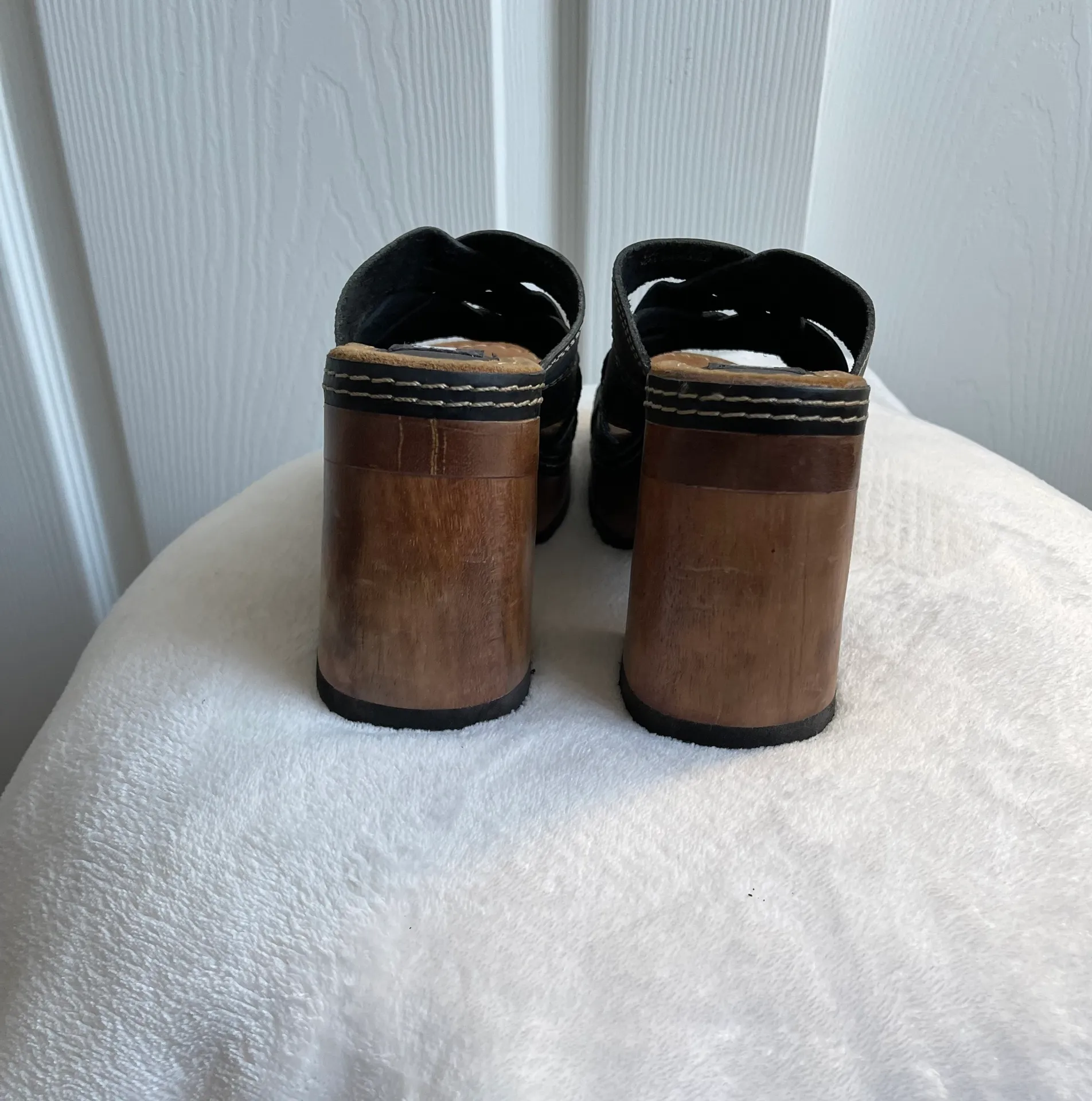 Vintage  chunky block heel sandals Y2K - Image 4