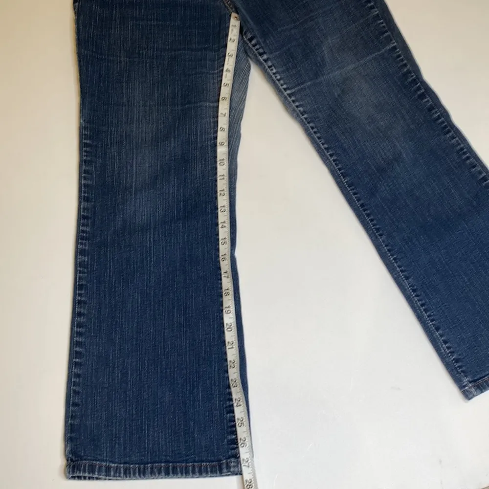 Levi’s Women’s Dark Blue Wash Wide Leg Denim Jeans EUC Sz 16P Cotton Stretch - Image 6