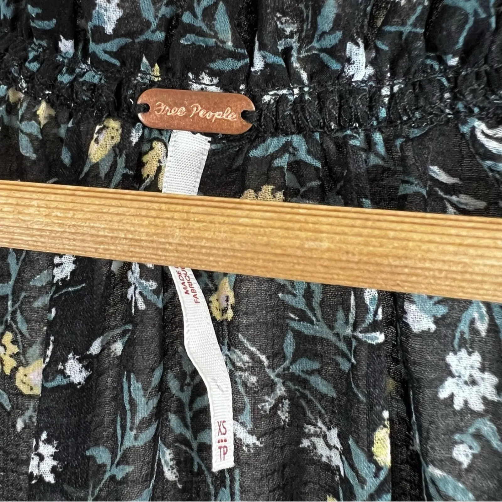 Free People Ma Cherie Blouse Womens XS Black Floral Cutout Surplice Cottagecore - Image 6