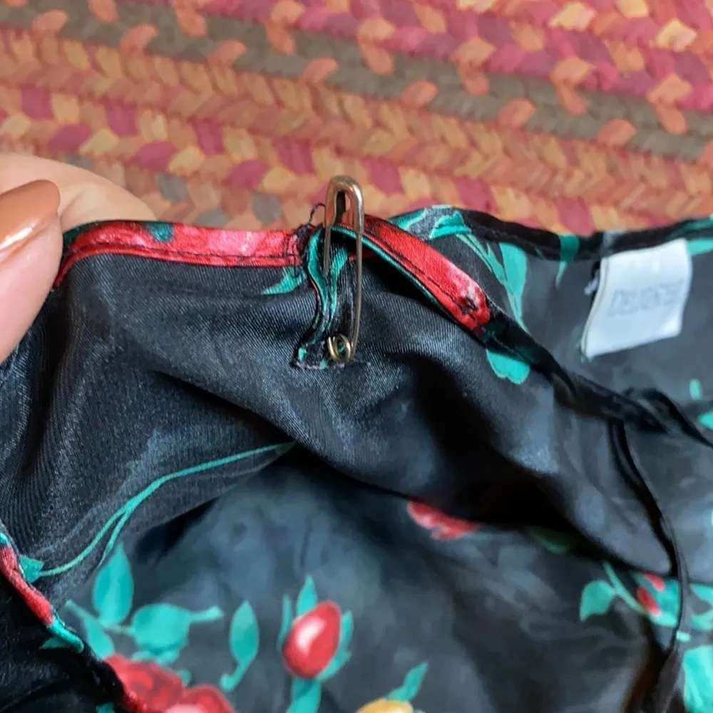 VINTAGE DELICATES BLACK FLORAL SATIN LINGERIE SLIP DRESS Size M - Image 4