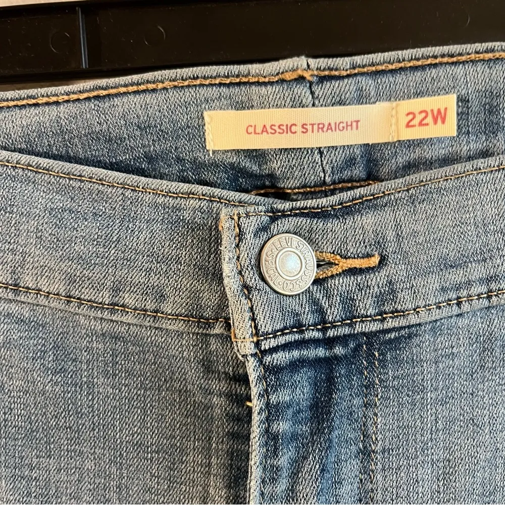 Levi’s Jeans Classic Straight Leg Sculpt Hypersoft Women’s Jeans Sz 22W NWT - Image 3