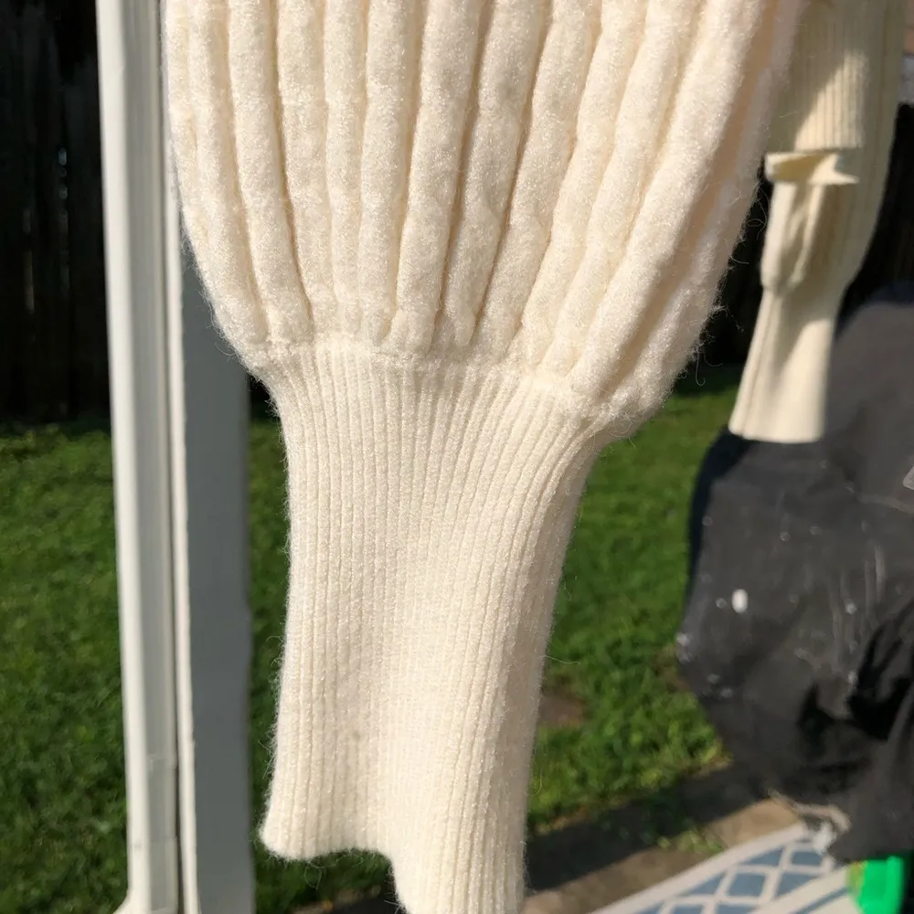 Winter White Cable Knit Sweater M - Image 3