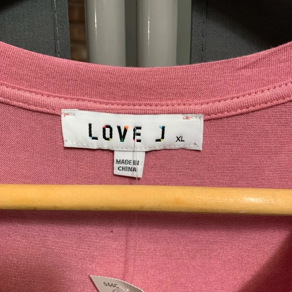 B16-NEW Women's Love J T-Shirt XL Pink Floral - Image 3