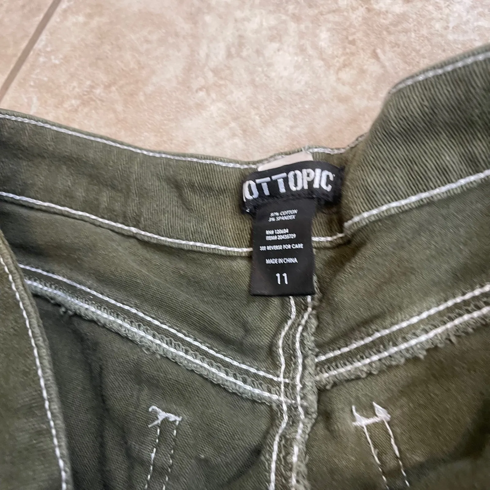 Hot topic Olive Green Wide Leg Jeans Star Detail Stitching Size 11 JUNIORS/LADY - Image 4