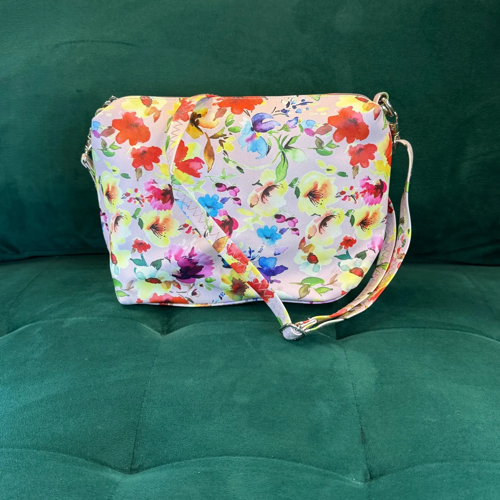Carlos by Santana‎ Floral Crossbody Colorful Flowers Lightweight Shoulder Purse - Image 2
