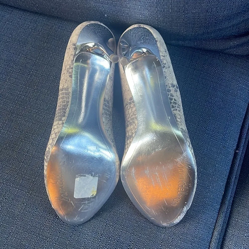 SAM Edelman Leather Snakeskin Print w/ 4 1/2” Silver Heels and Accents. Size 9 - Image 4