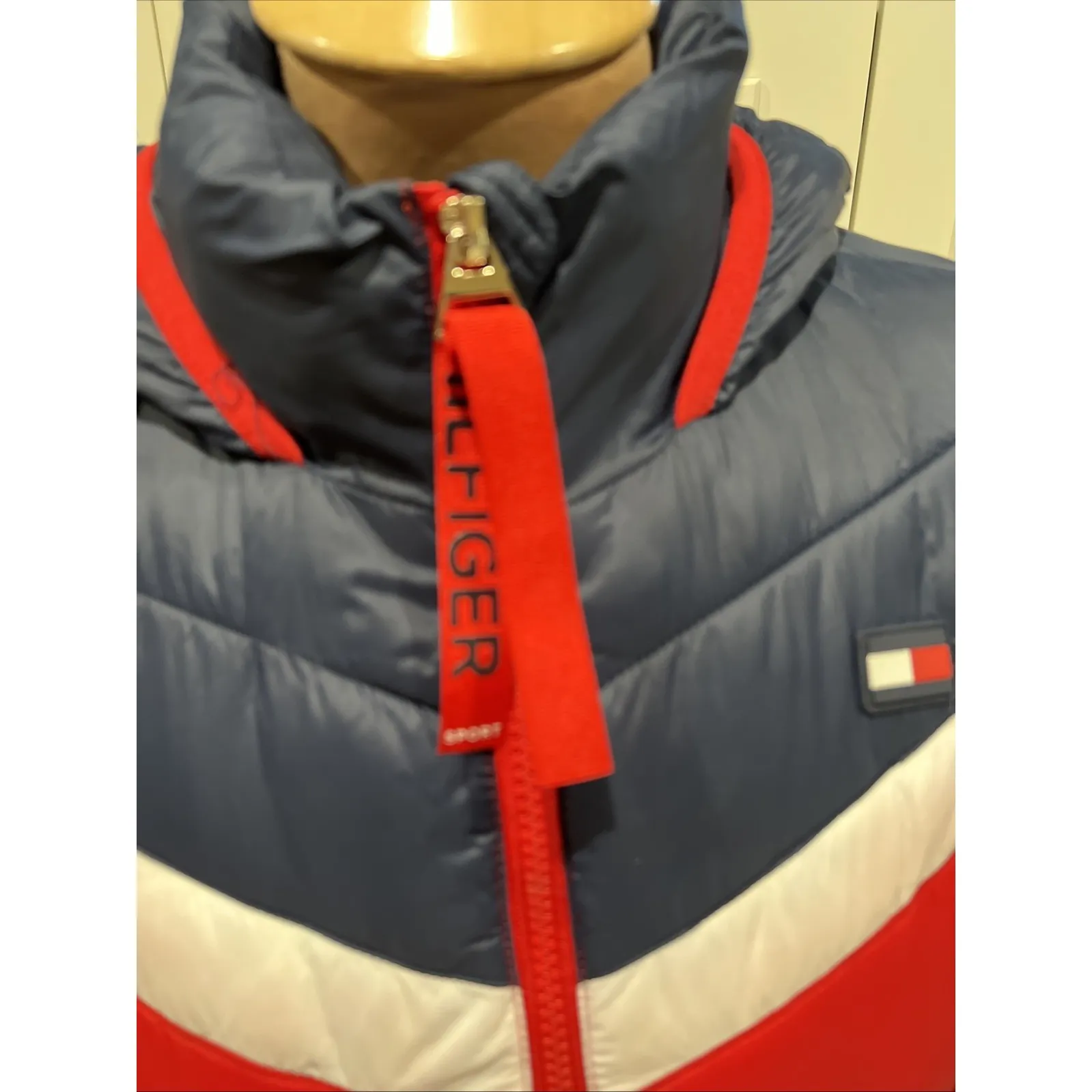 Tommy Hilfiger Sport Hooded Puffer Jacket Red Color Block Preppy Cozy Outdoor - Image 10