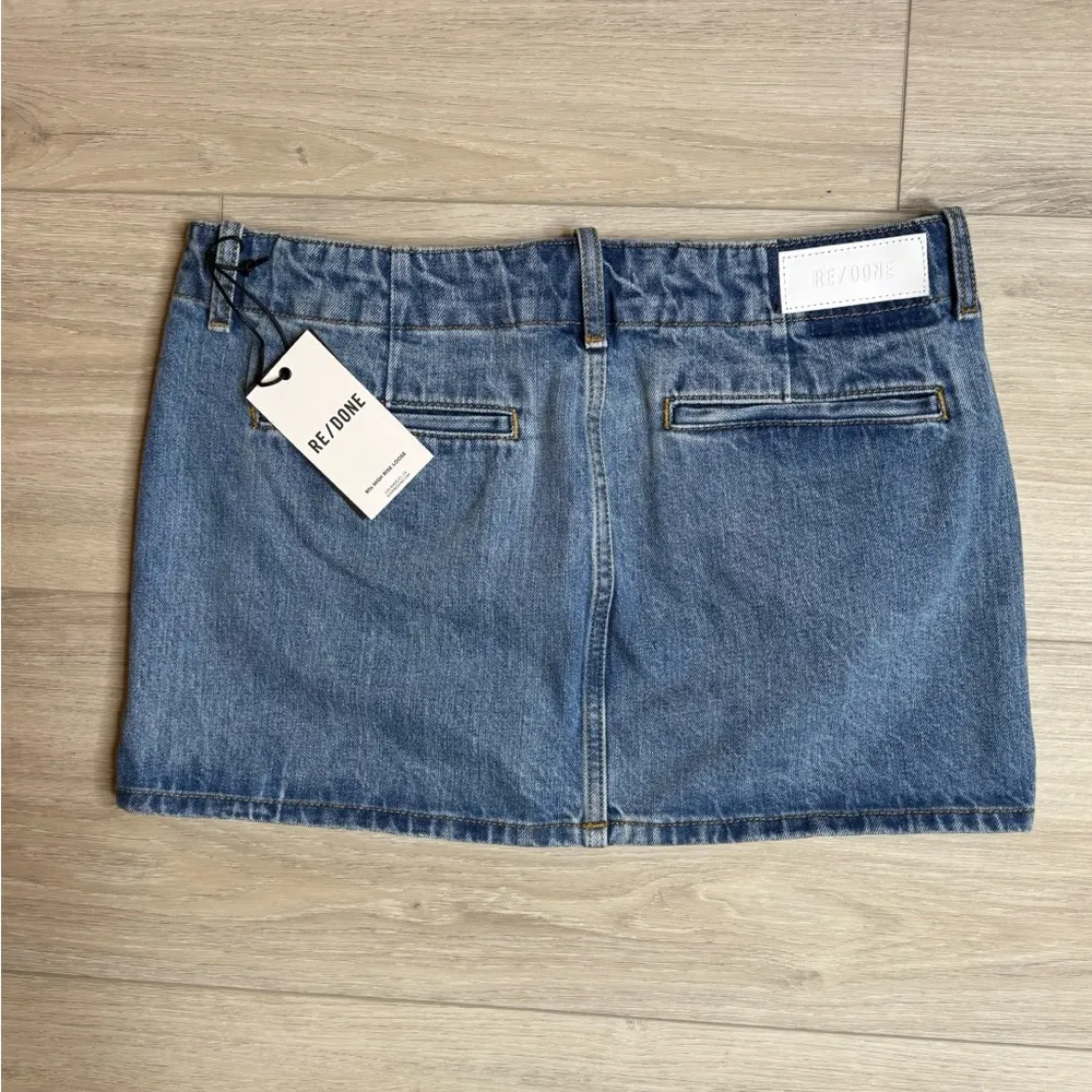 RE/DONE Slacker Mid Fade Denim Mini Skirt‎ 28 $250 - Image 3