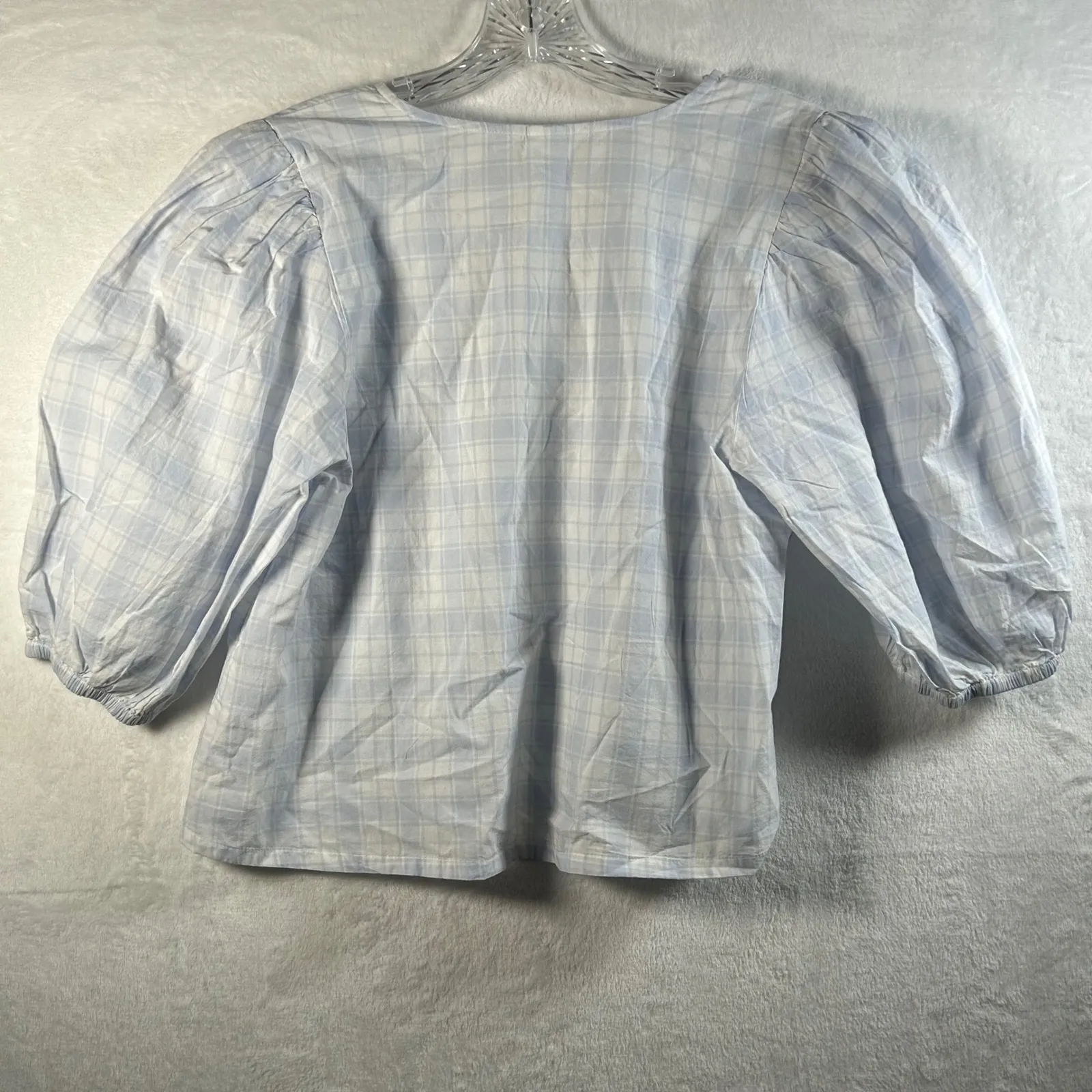Melrose and Market Plaid V Neck Puff Sleeve Top Women's Size M Light Blue White - Image 5