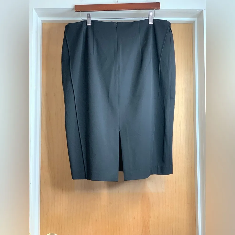 Express Elegant Black Pencil Skirt. Size-16 - Image 2
