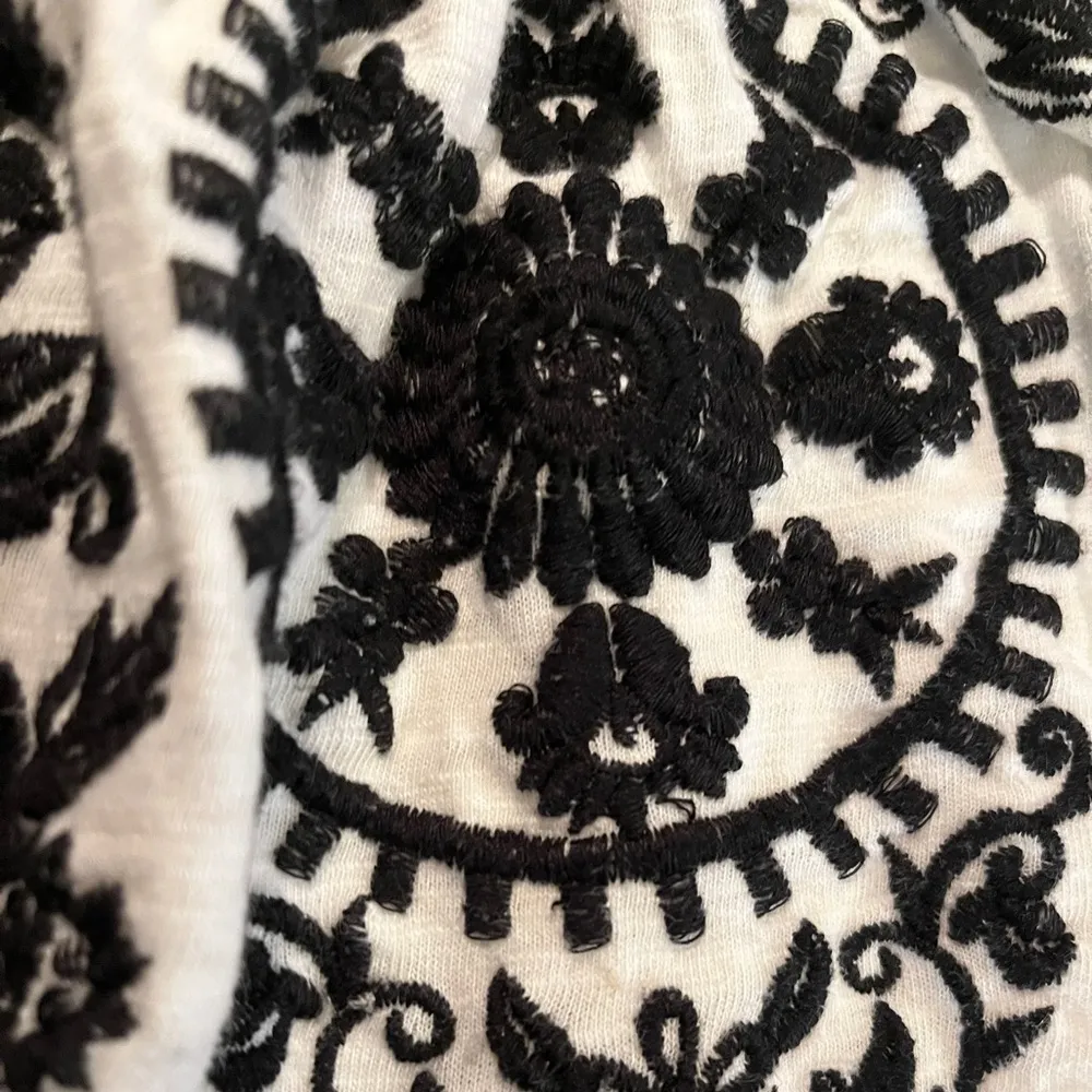 Solitaire Off Shoulder Embroidered Linen Top - Image 5