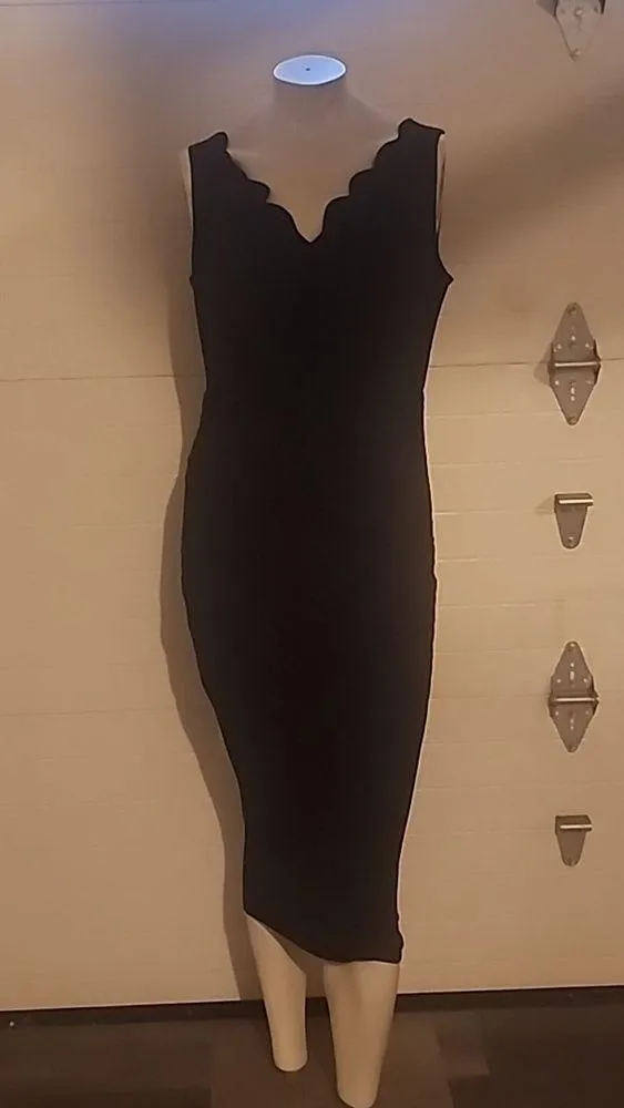 KIMI+KAI MATERNITY SCALLOPED V - Image 4