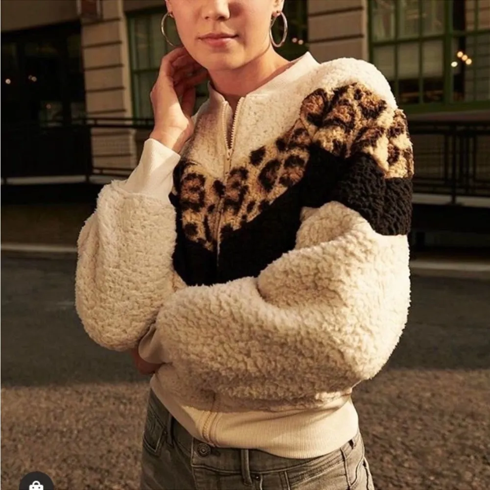 Express Leopard Print Chevron Sherpa Teddy Zip Up Jacket Size XS NEW - Image 4