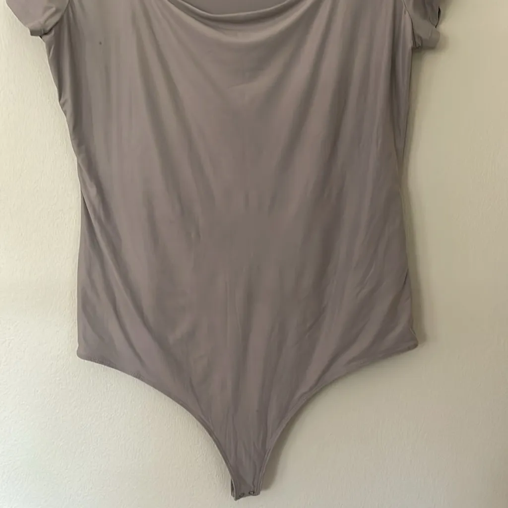 Abercrombie & Fitch Women's Gray Bodysuit Size XXL - Image 2