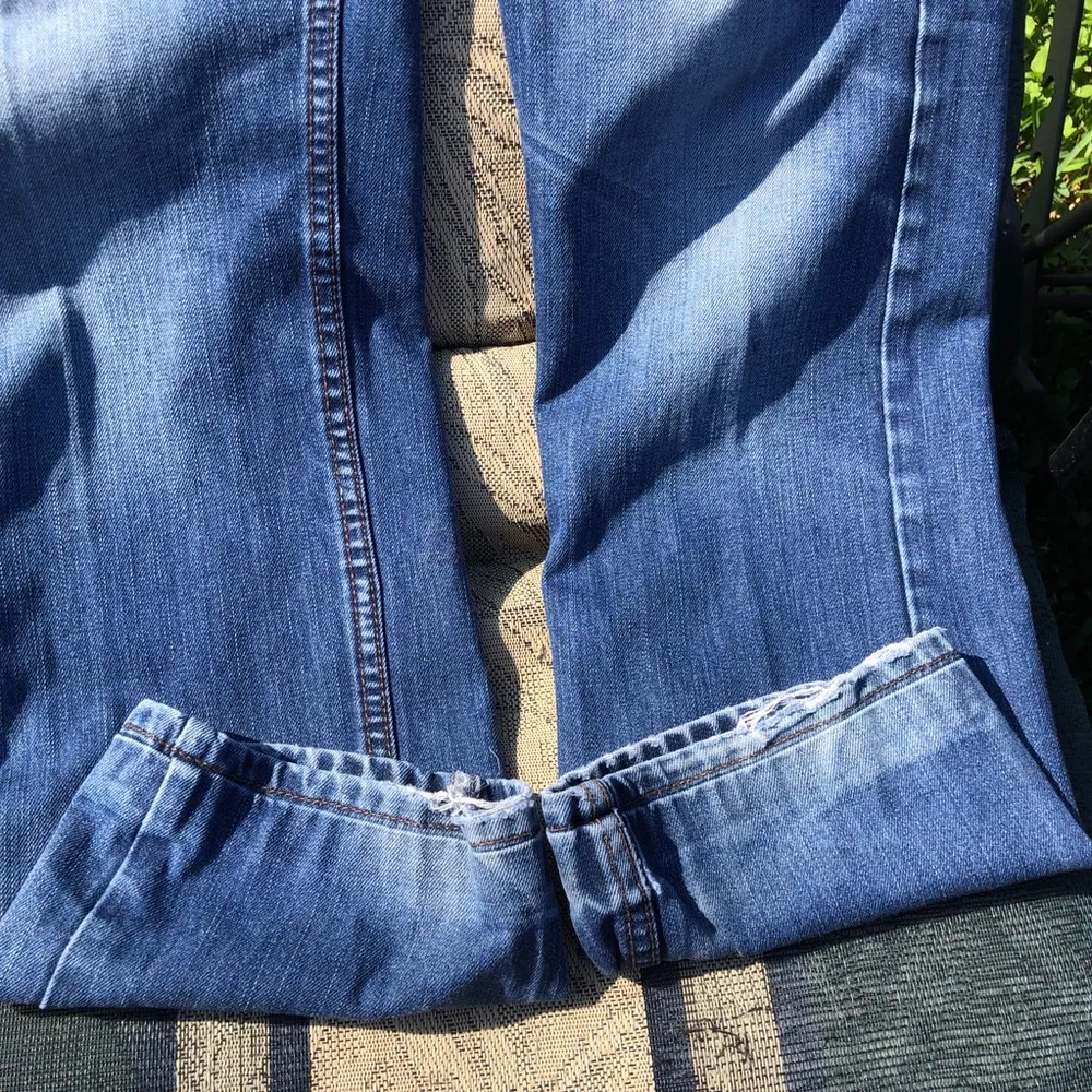 D&G Milano Designer Medium Wash Factory Fading Straight Leg Soft Jeans 32x30” - Image 3