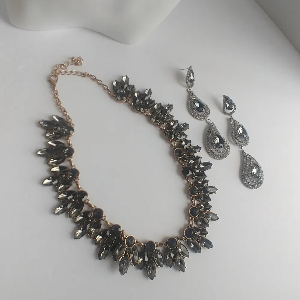 Smokey Grey Rhinstone Necklace Earrings Set Gray - Image 2