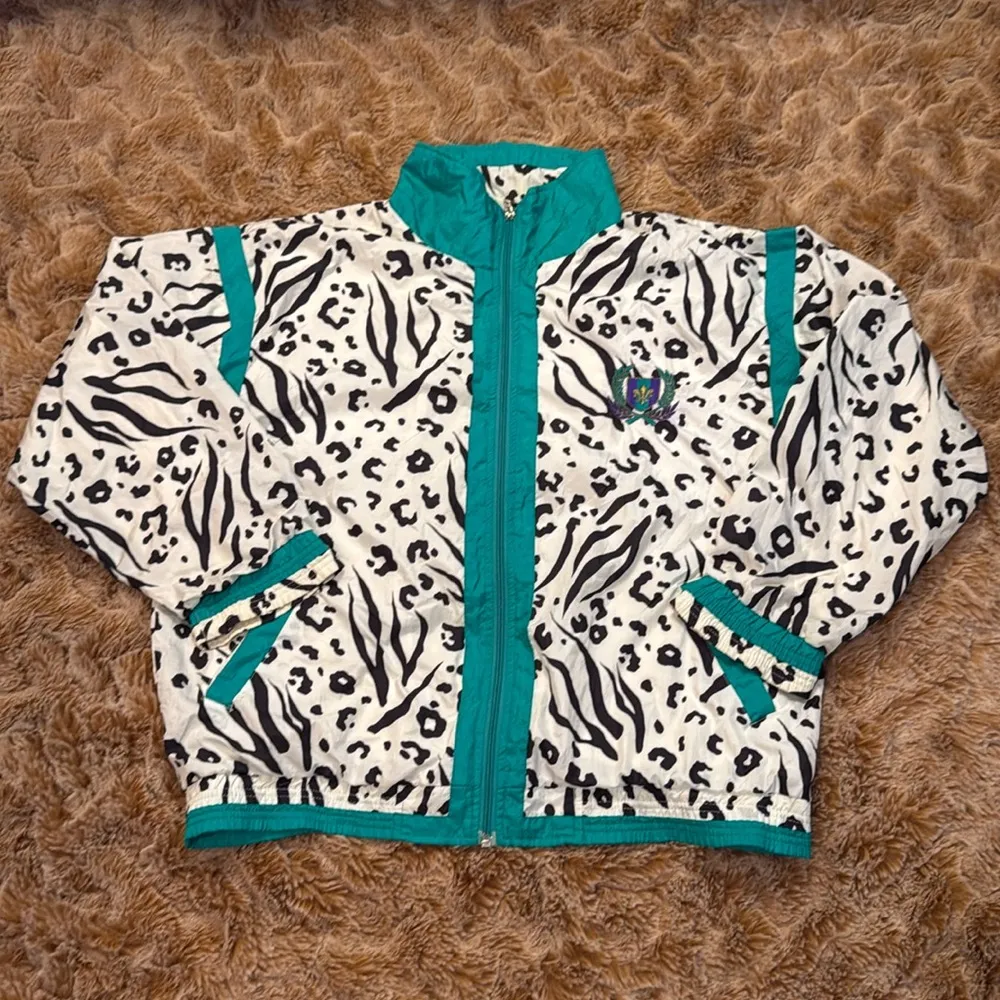 Vtg Casual Isle  Animal Print Jacket with Green Accents size M - Image 16