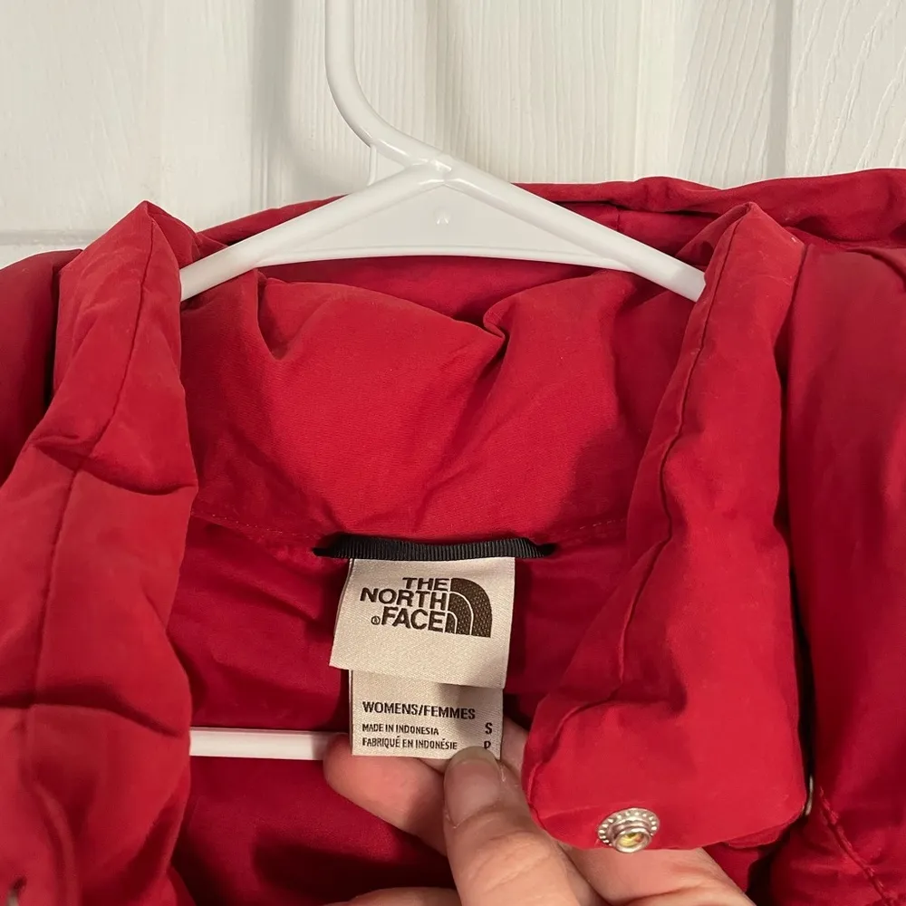 North Face Women’s Red Hooded Retro Puffer Vest Small - Image 4