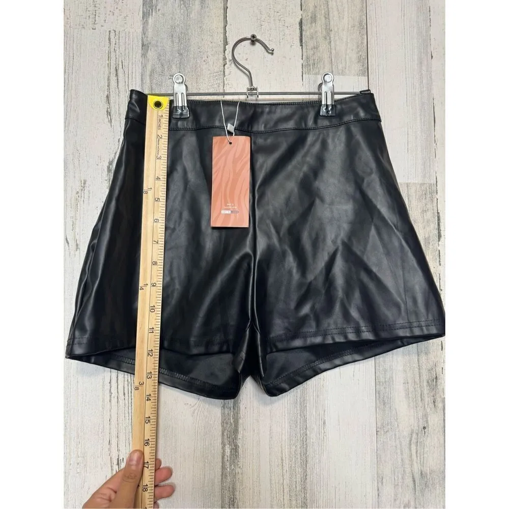 Faux leather shorts - Image 5