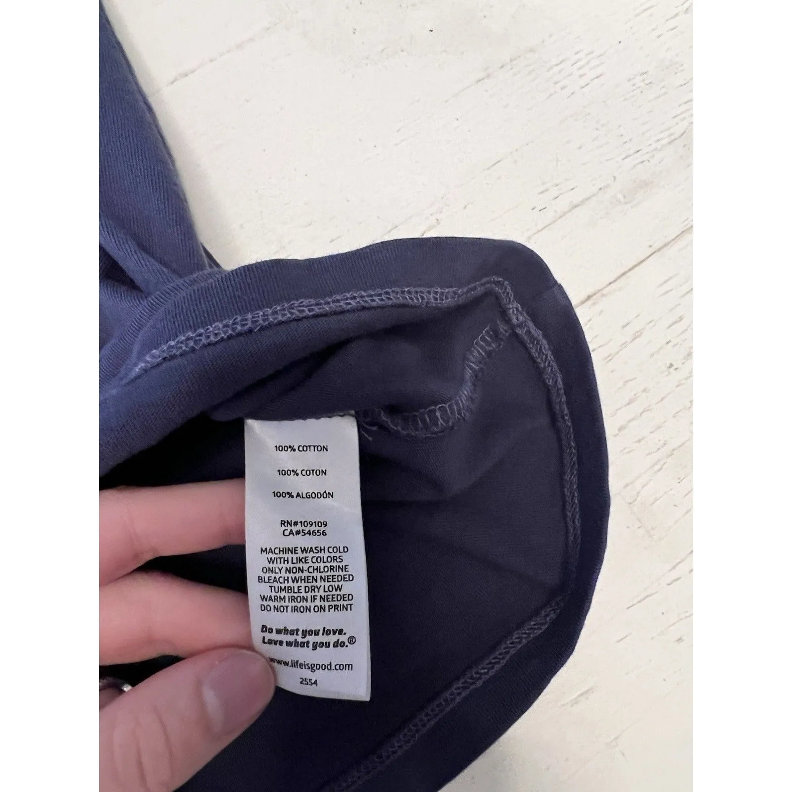 Life Is Good Women's 2XL Crusher Tee Blue In Love We Trust‎ Embroidered T-Shirt - Image 3