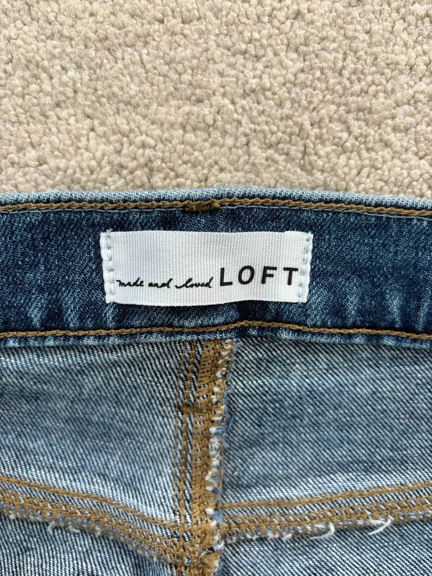 LOFT Cropped Straight Leg Jeans - Image 4