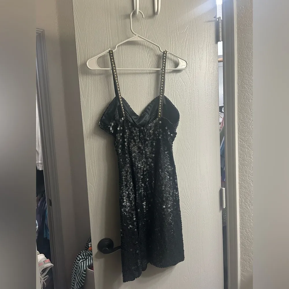 Scala Sweetheart Neck Line Mini Dress - Image 4