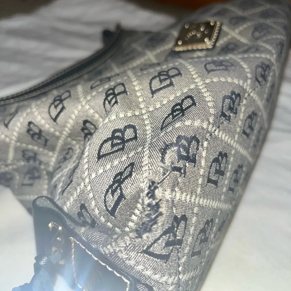 Dooney & Bourke Logo Print hobo zip-up purse Black & Gray - Image 5