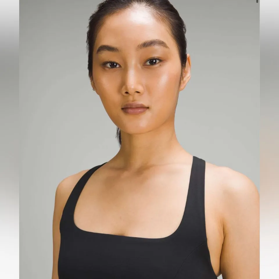 Lululemon SmoothCover Yoga Bra Black Size 10 Sports Bra Active Workout - Image 4