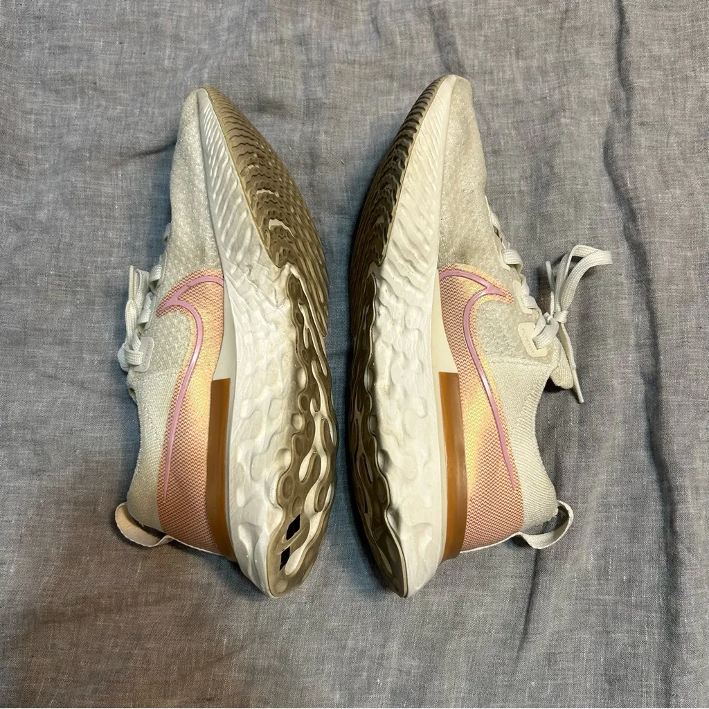 Nike React Infinity Run Flyknit Lunar Metallic Athletic Running Shoes Size 9.5 - Image 3